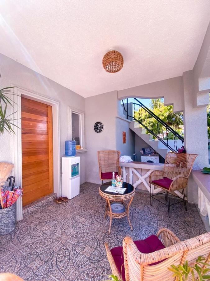 Bella'S Guest House Pooc Exterior photo